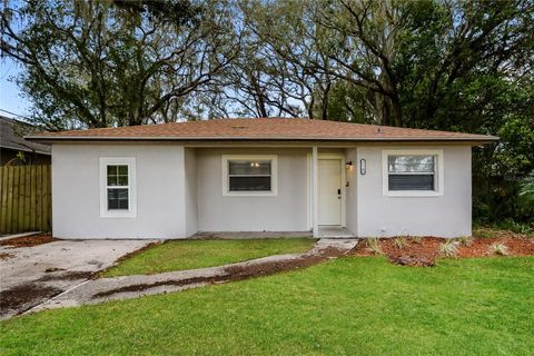 Photo of 25501 Troon Avenue, Mount Plymouth, FL 32776 (MLS # O6355252)