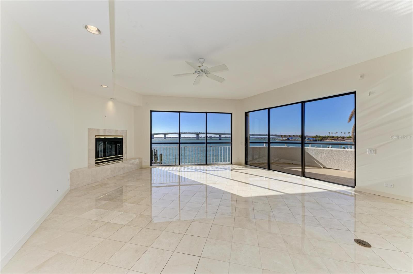 ALTA MER - Residential