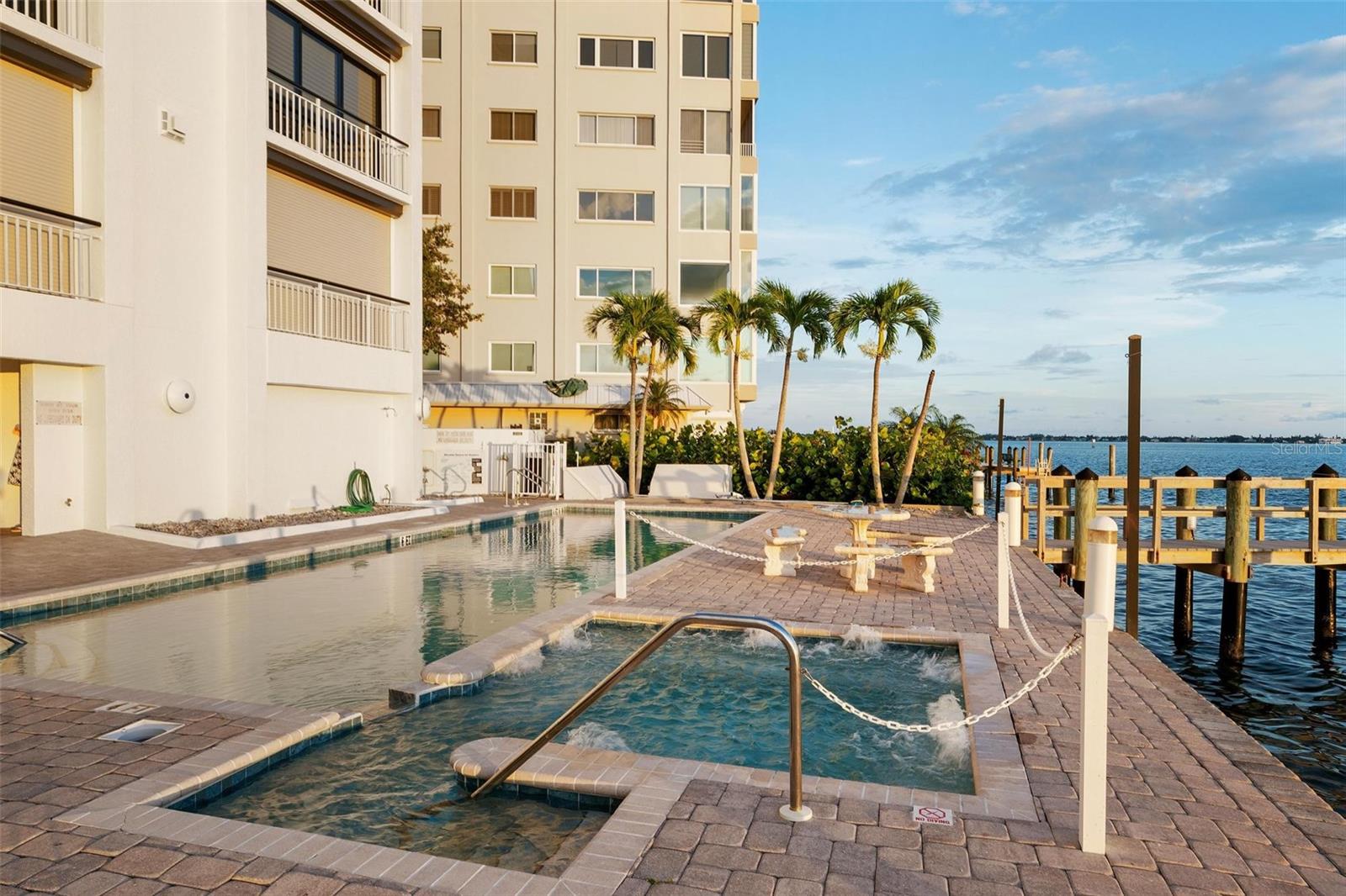 ALTA MER - Residential