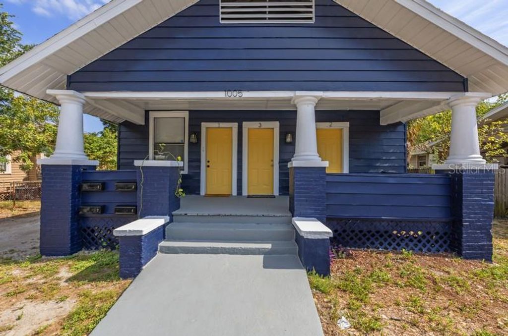 Photo of 1005 E Lake Avenue, Tampa, FL 33605 (MLS # TB8434436)