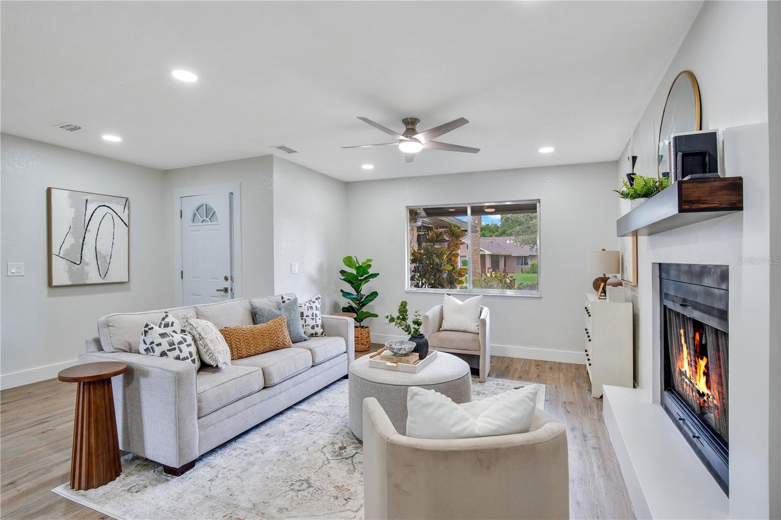 209 TWELVE LEAGUE CIRCLE