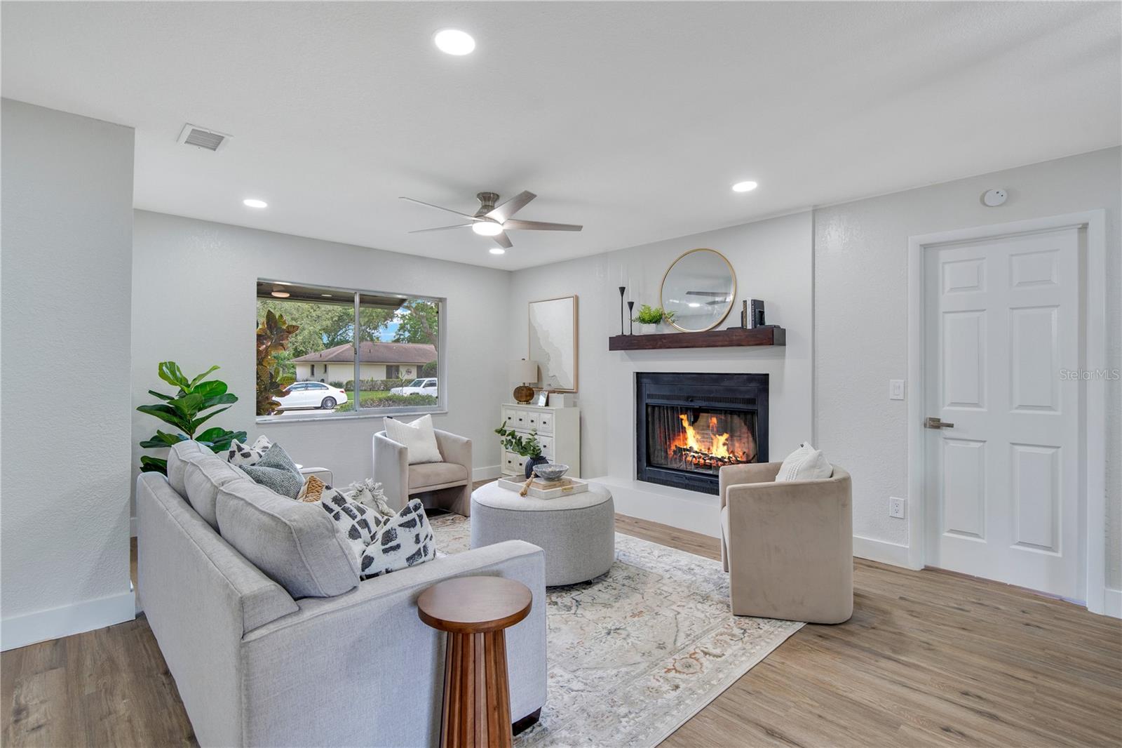 209 TWELVE LEAGUE CIRCLE