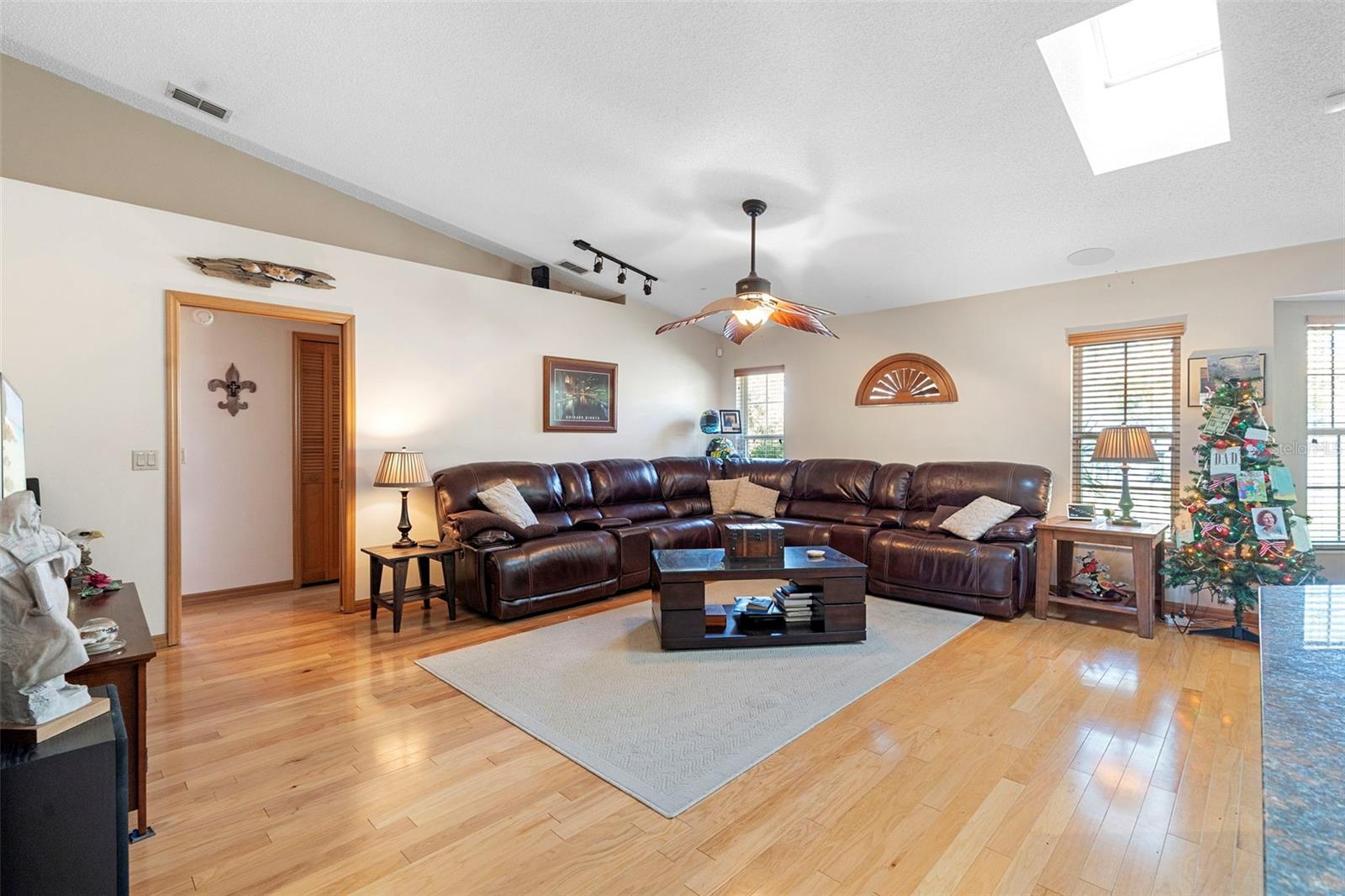 DELTONA LAKES UNIT 09 - Residential