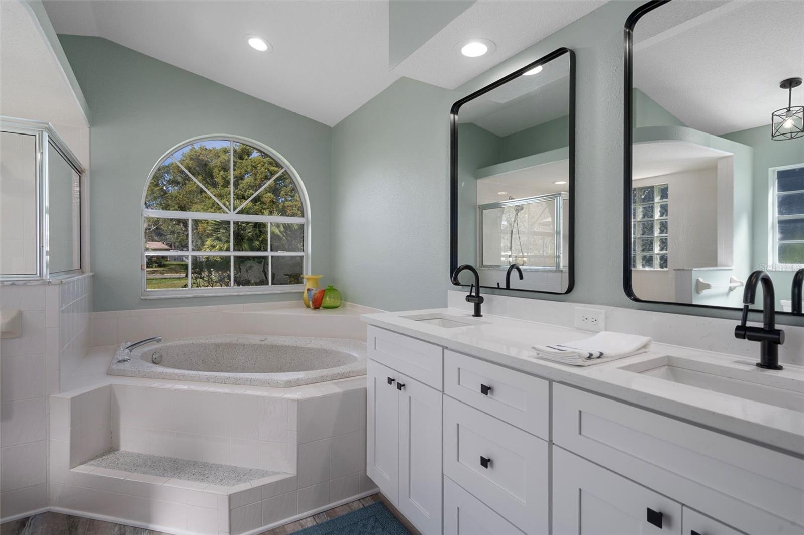 AUTUMN OAKS - Residential