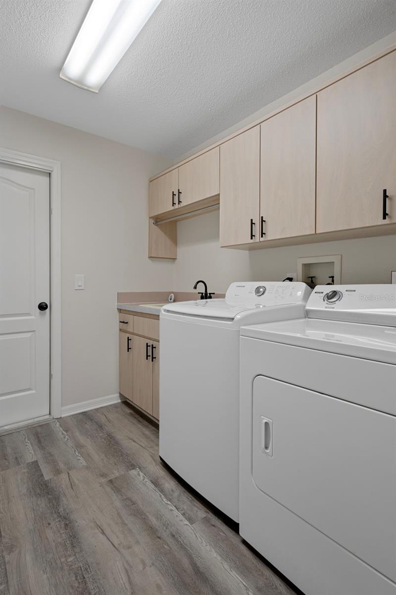 AUTUMN OAKS - Residential