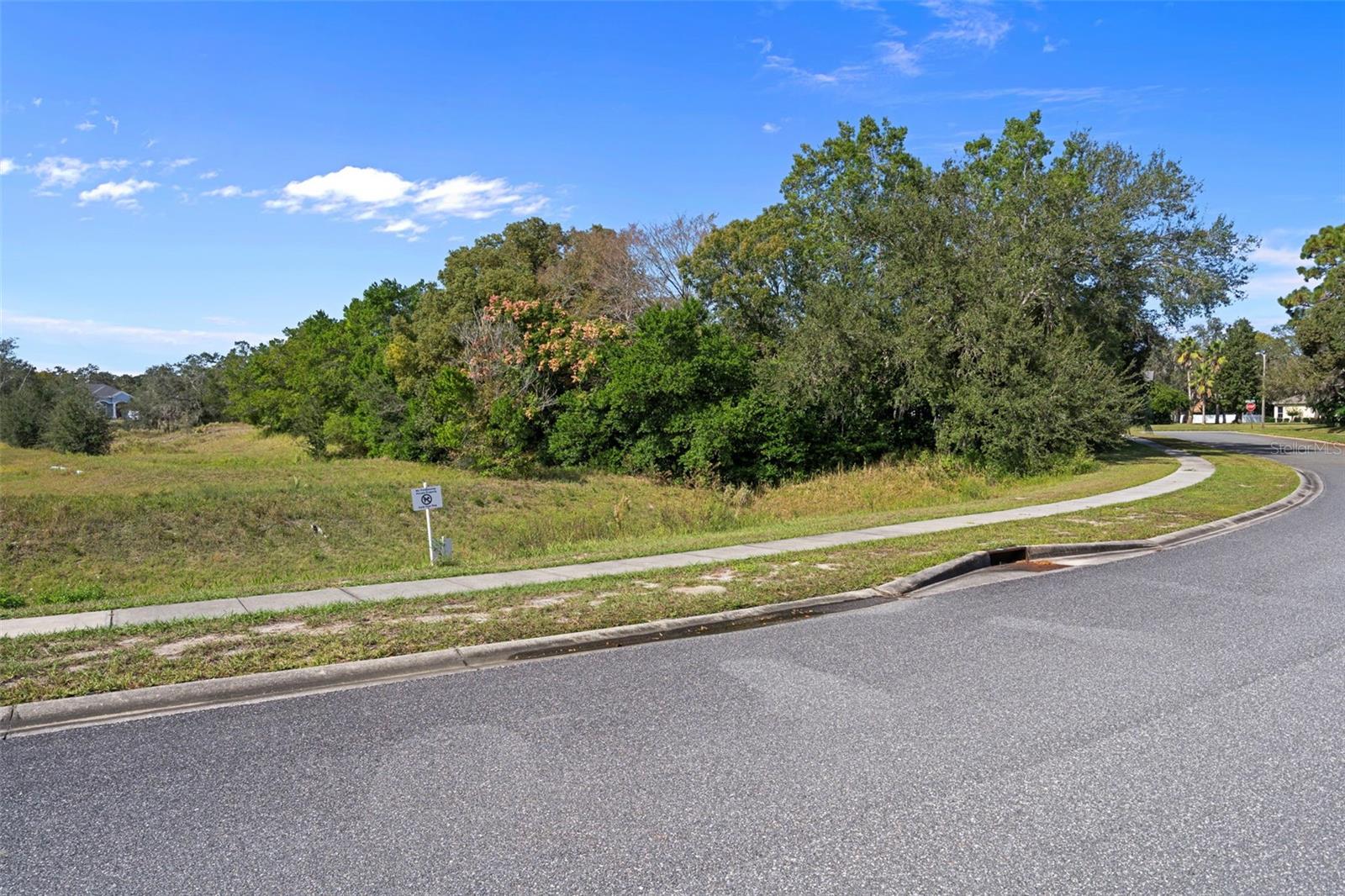 AUTUMN OAKS - Residential