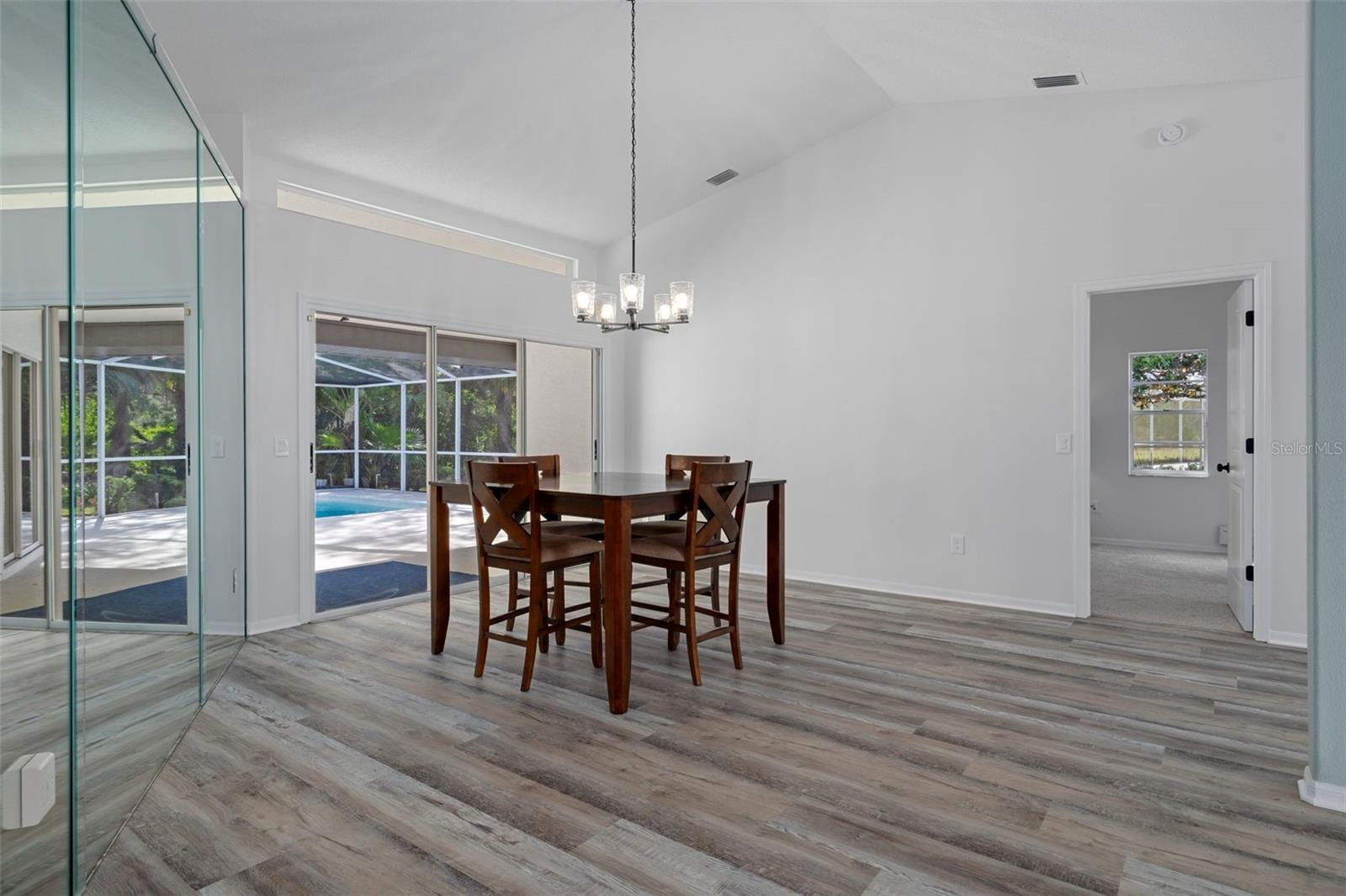 AUTUMN OAKS - Residential