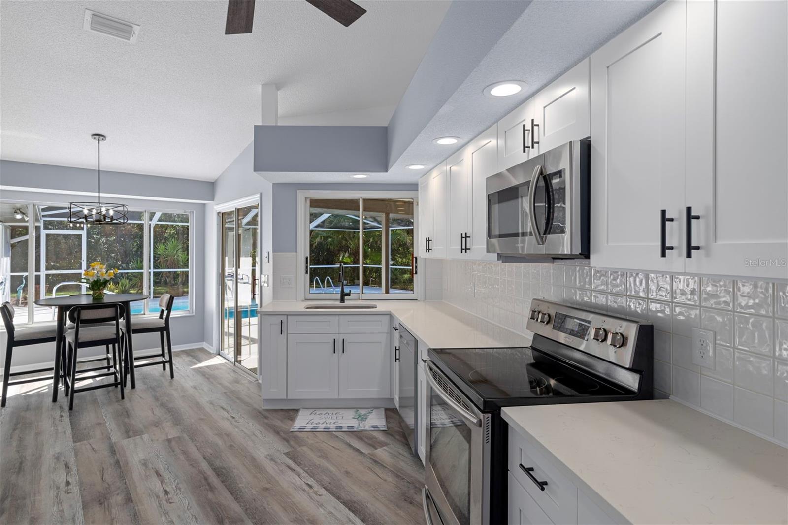 AUTUMN OAKS - Residential