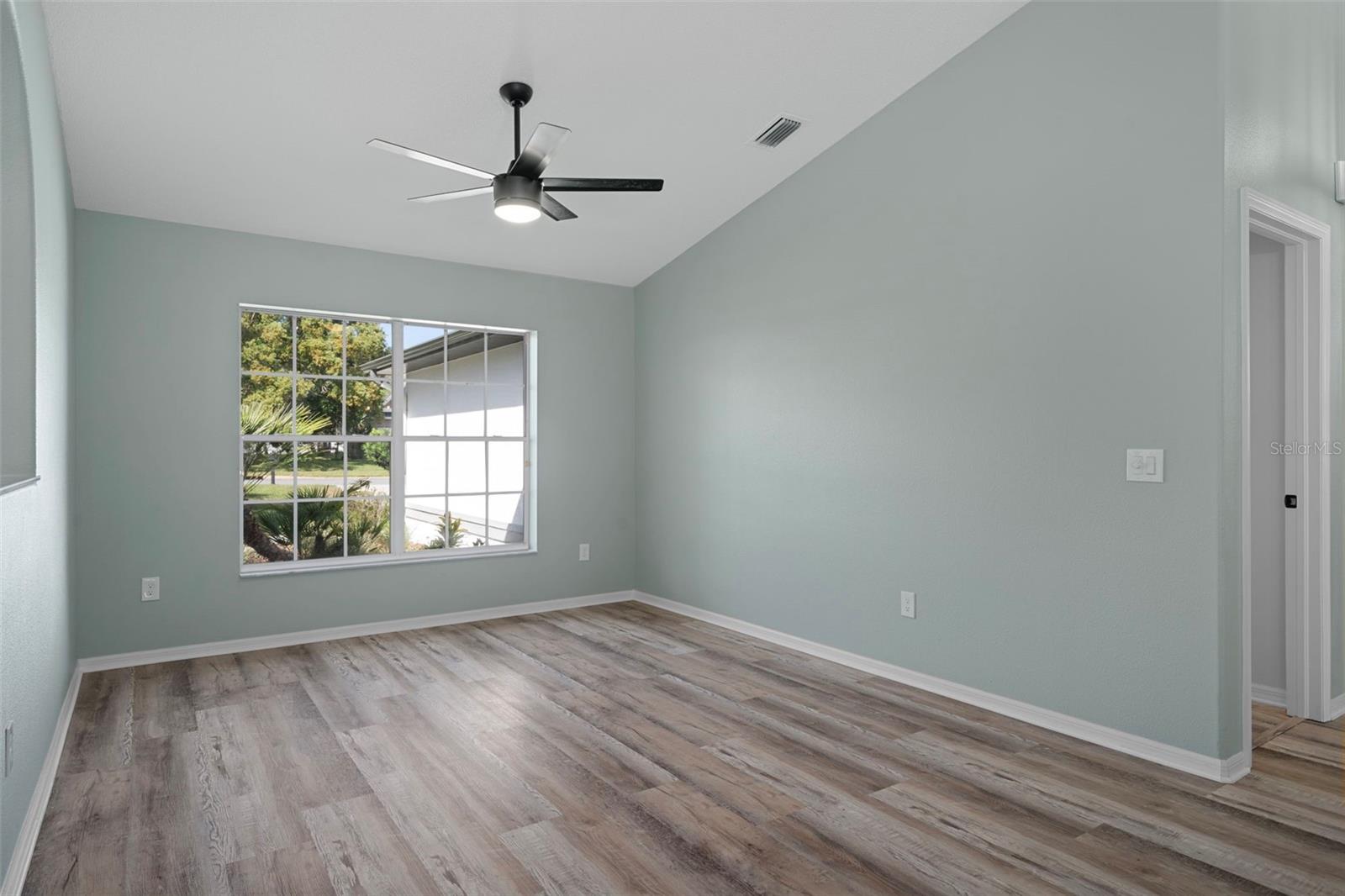 AUTUMN OAKS - Residential