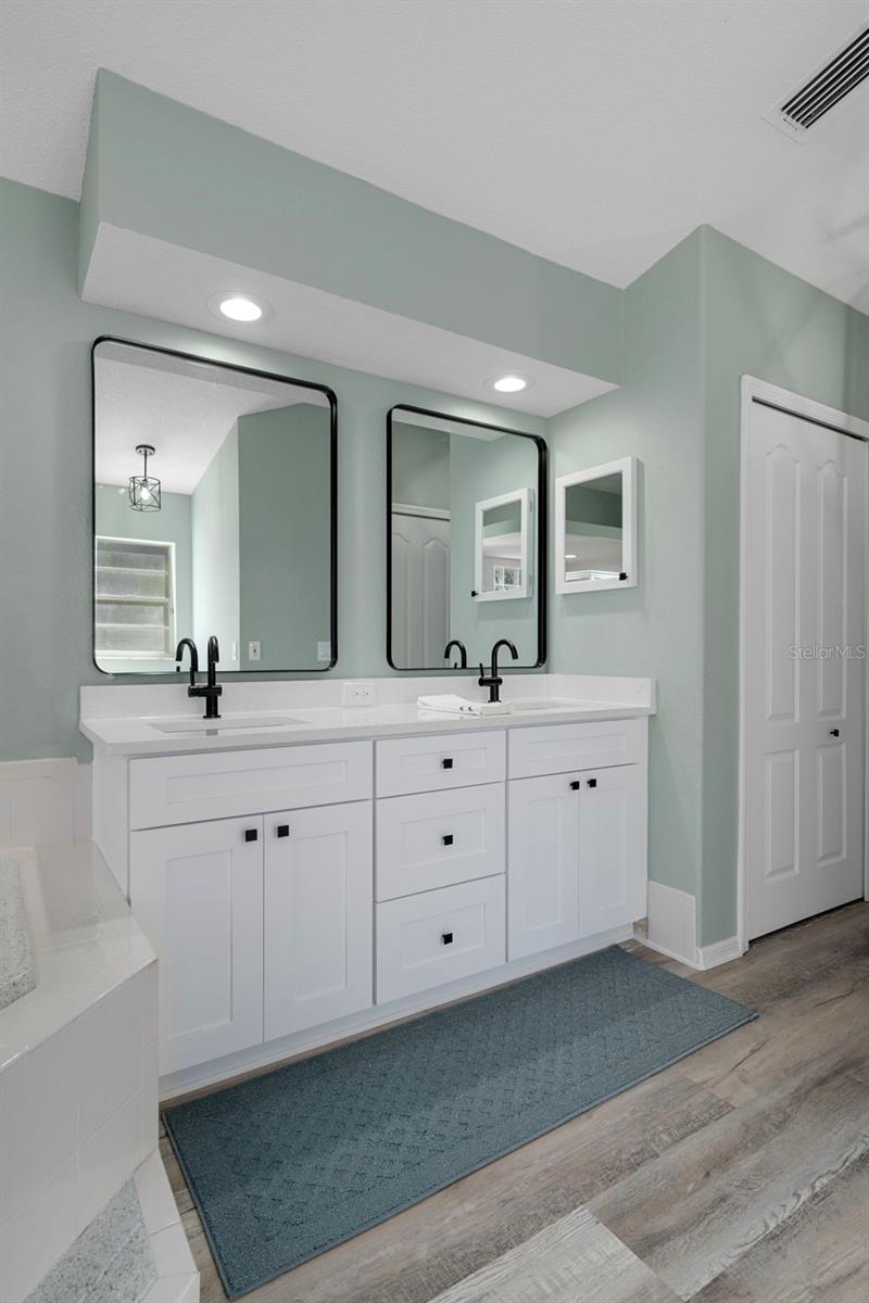 AUTUMN OAKS - Residential