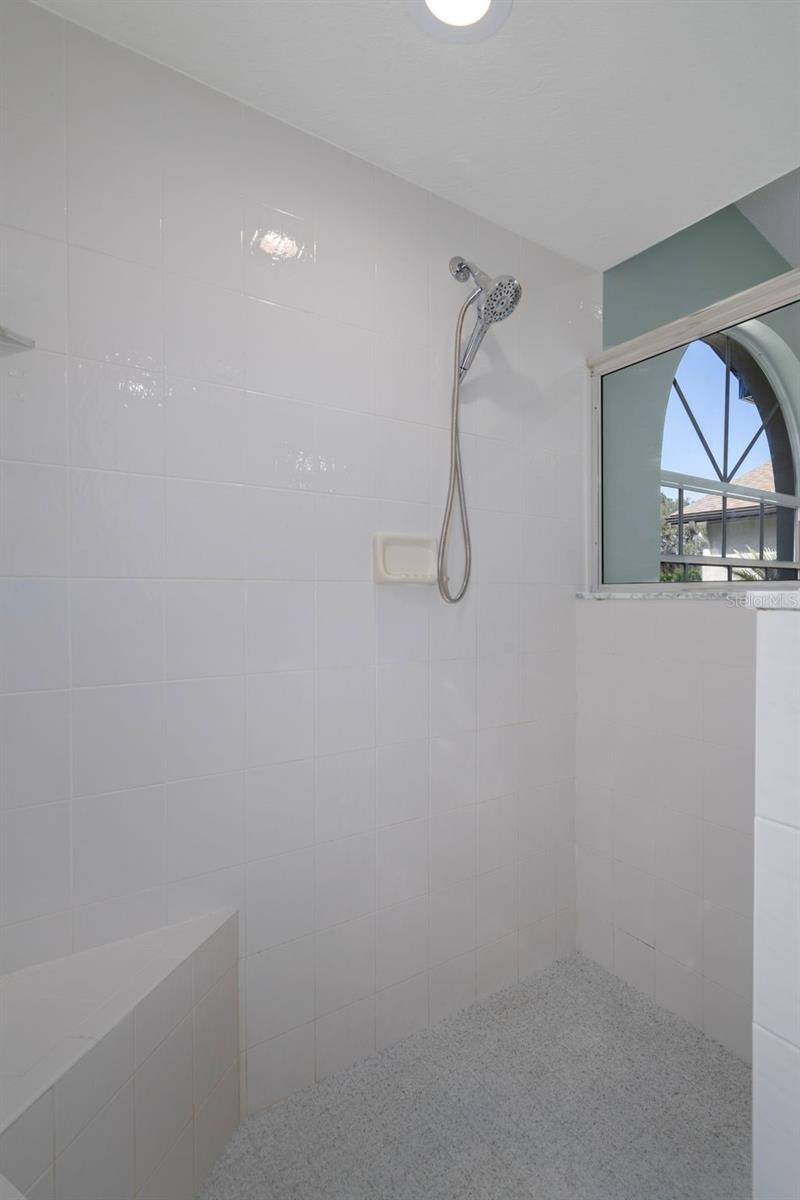 AUTUMN OAKS - Residential