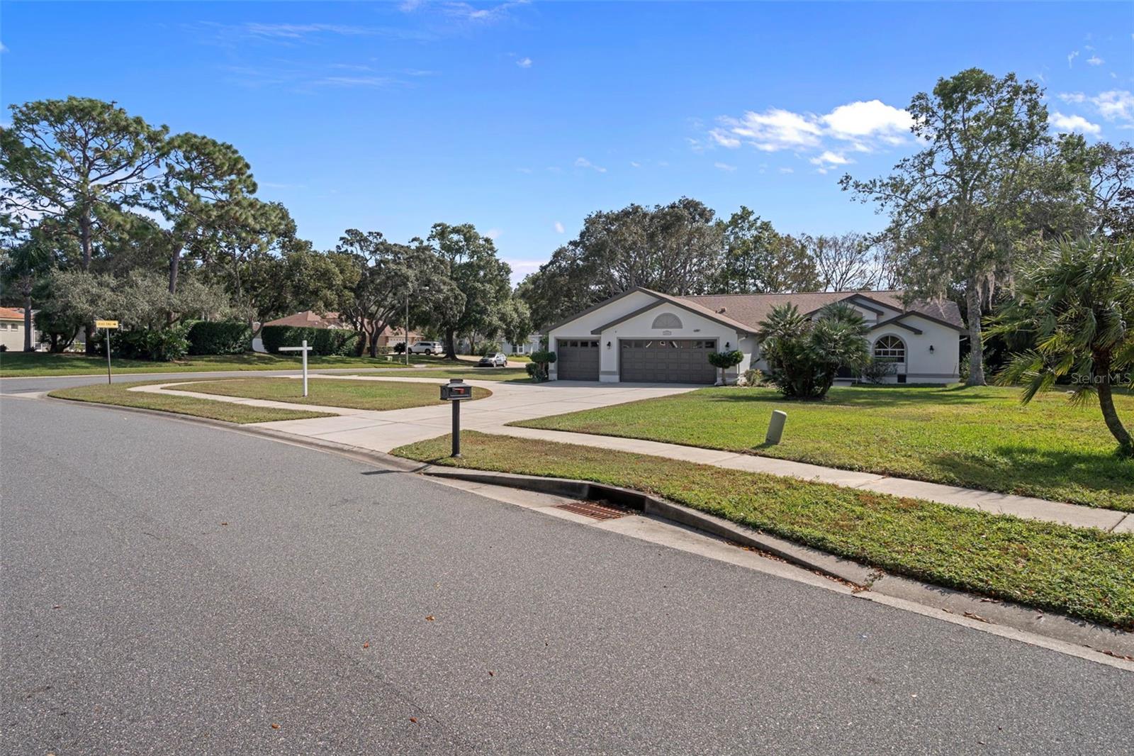 AUTUMN OAKS - Residential