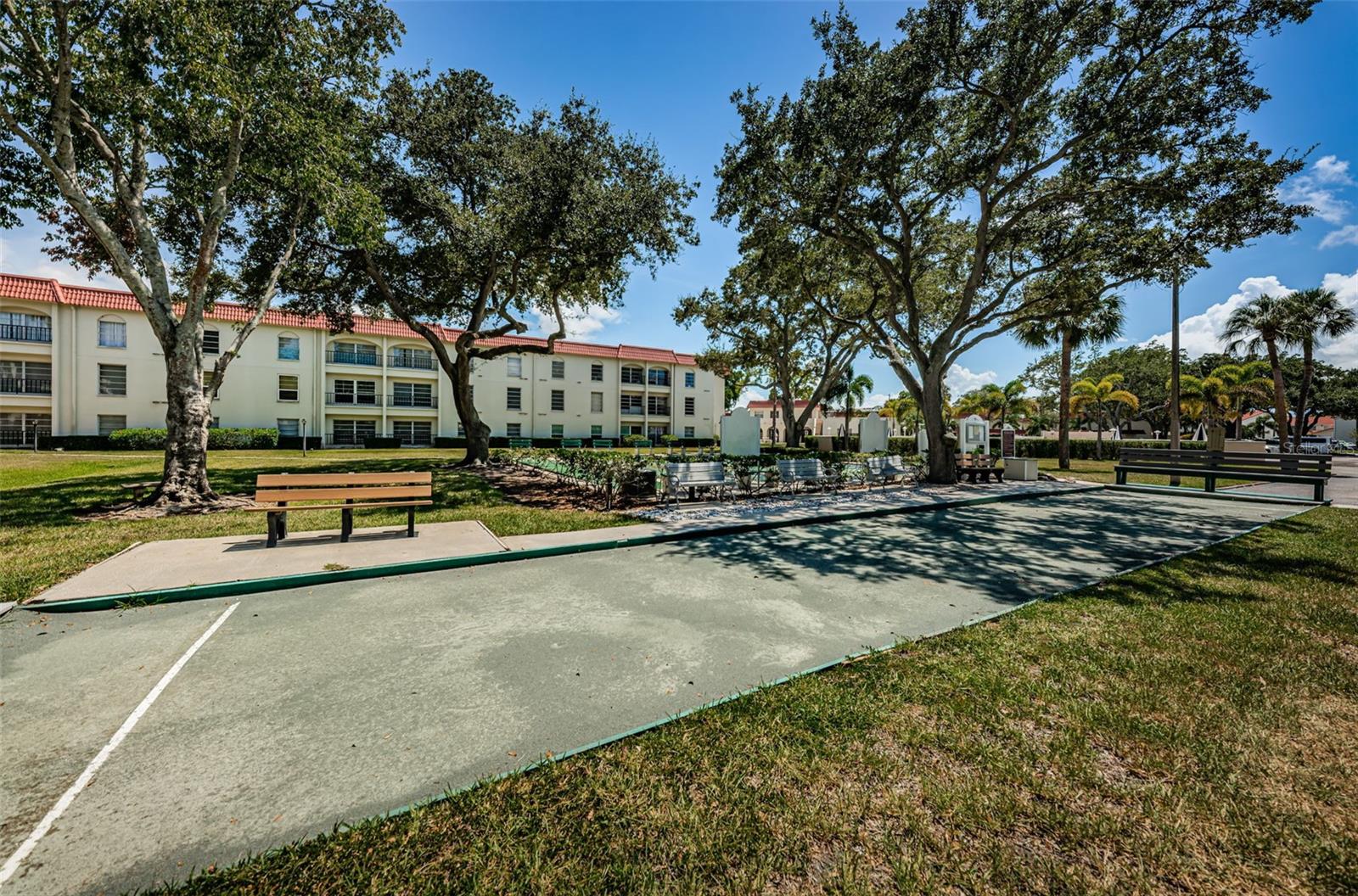 MEDITERRANEAN MANORS - Residential
