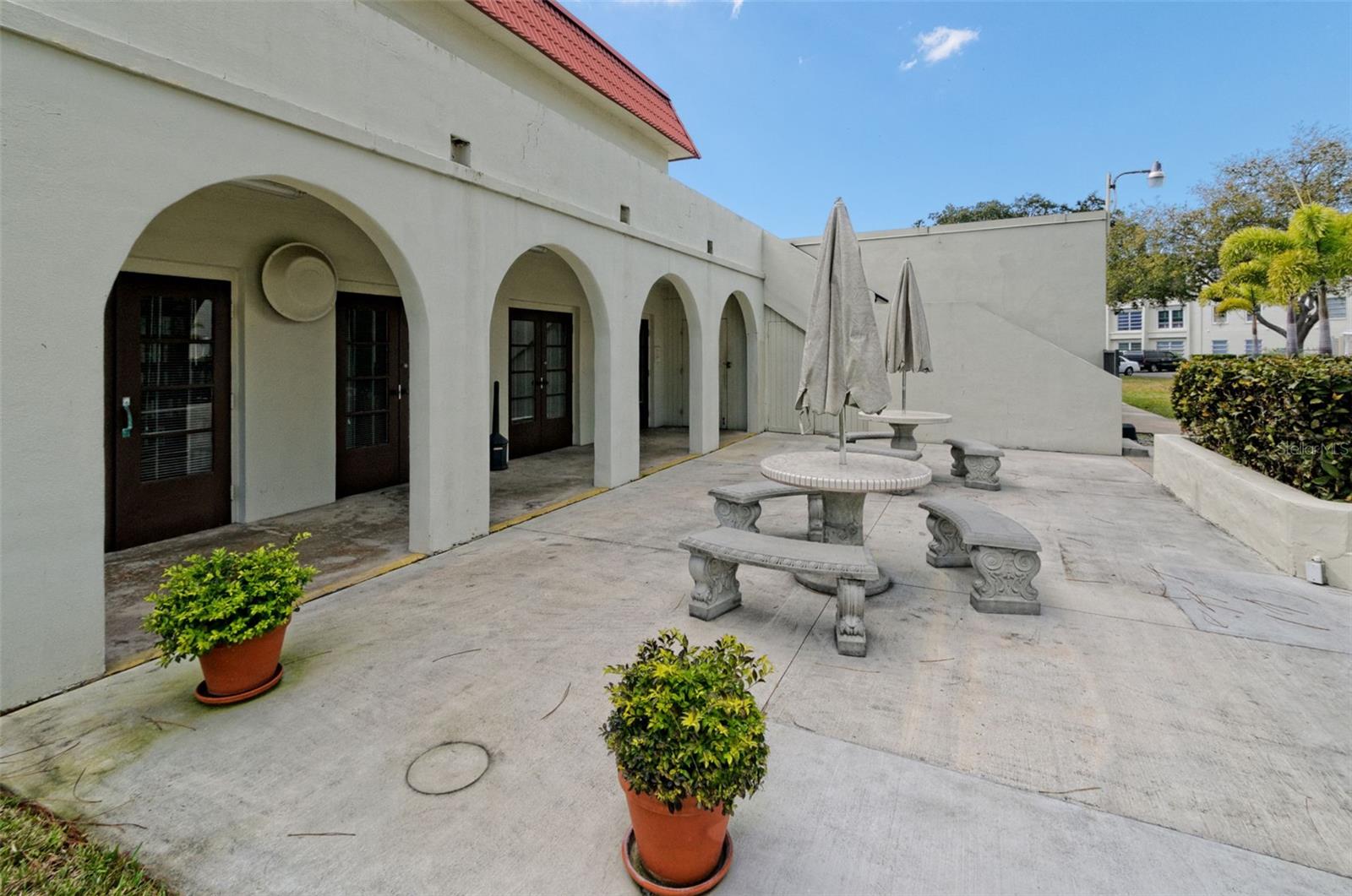 MEDITERRANEAN MANORS - Residential