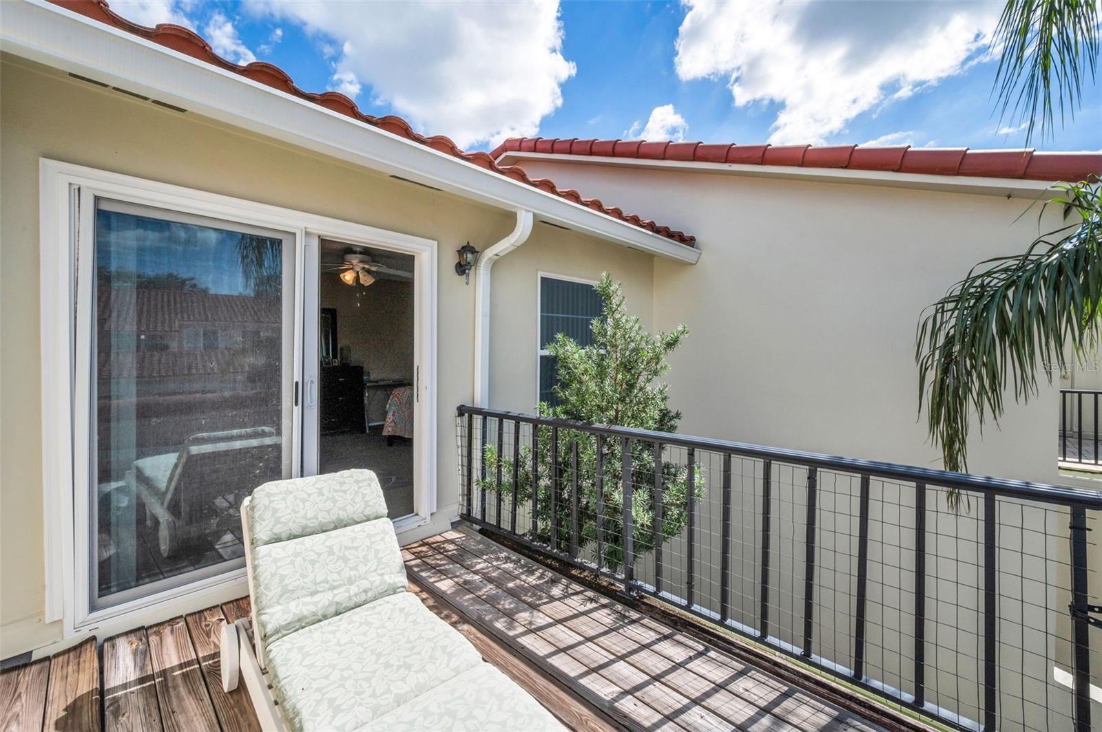 MEDITERRANEAN MANORS - Residential