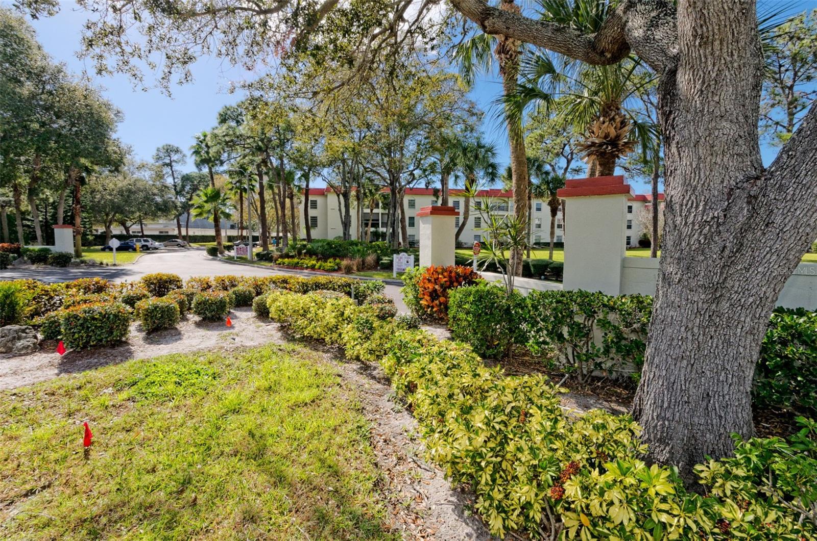 MEDITERRANEAN MANORS - Residential