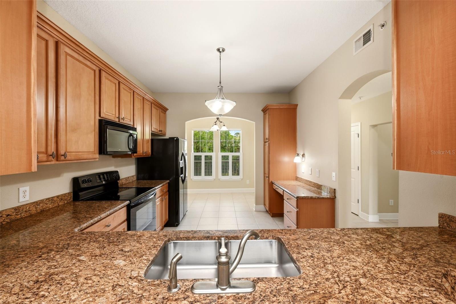 ARTISAN CLUB CONDO P2 - Residential