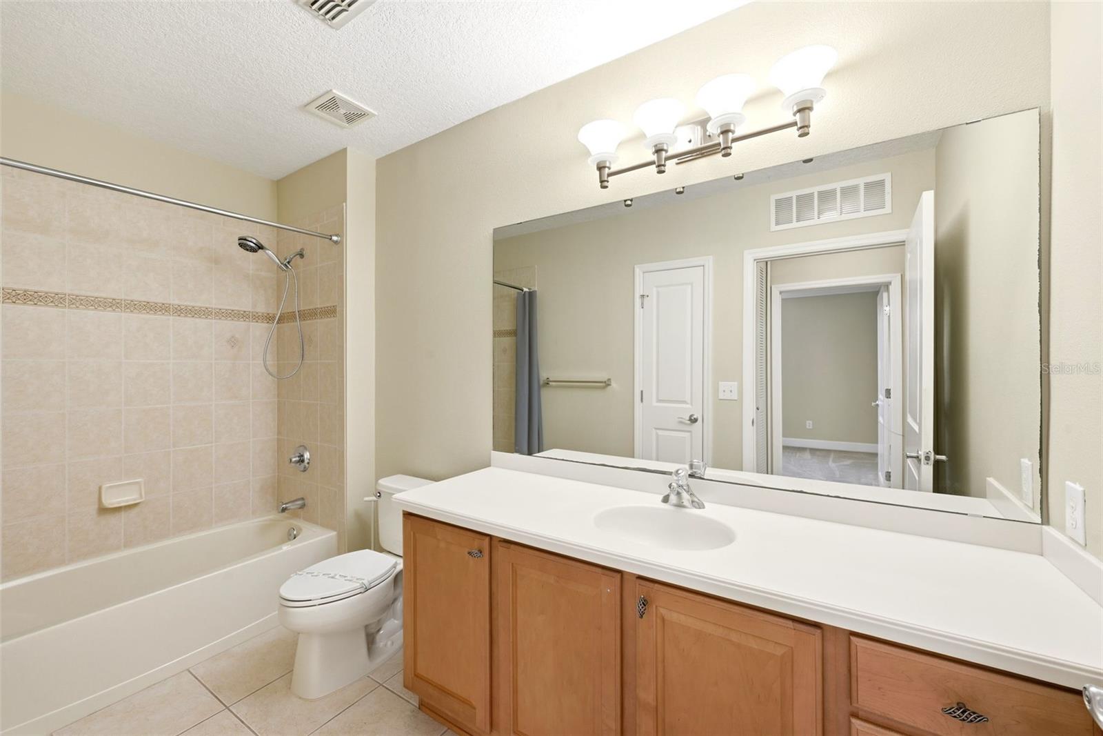 ARTISAN CLUB CONDO P2 - Residential