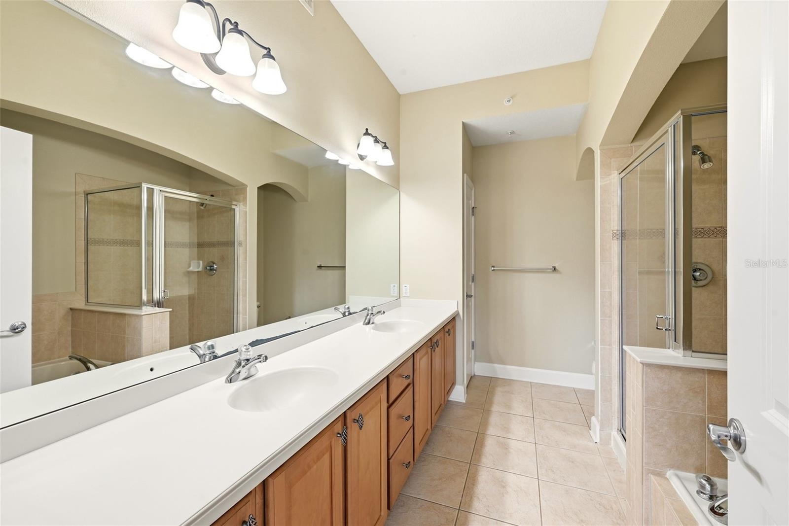 ARTISAN CLUB CONDO P2 - Residential
