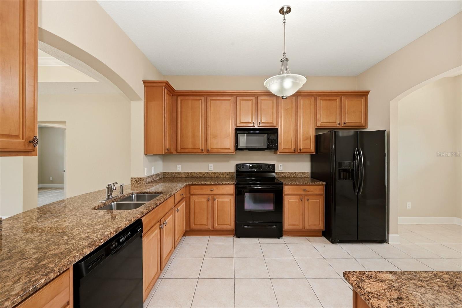 ARTISAN CLUB CONDO P2 - Residential