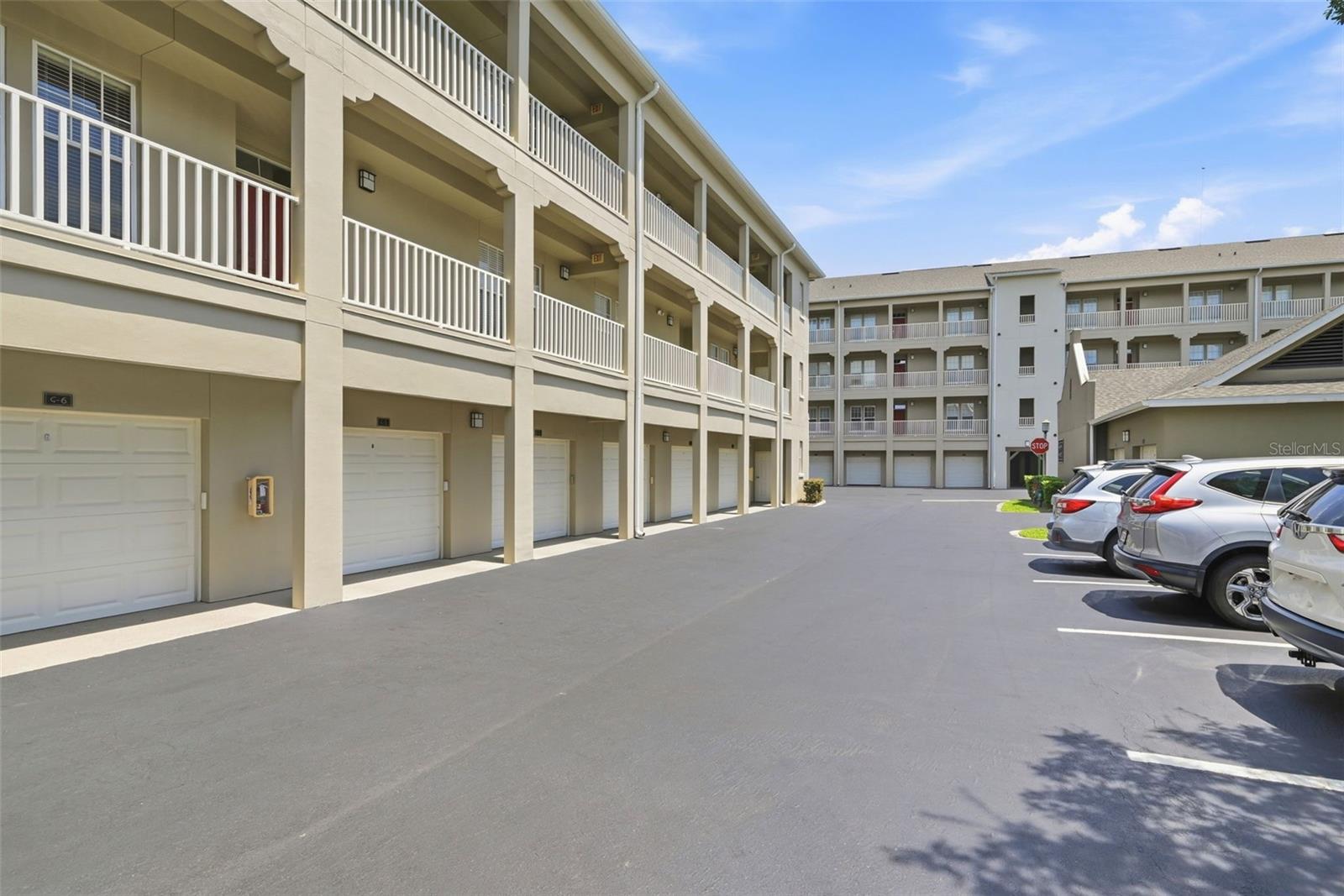 ARTISAN CLUB CONDO P2 - Residential