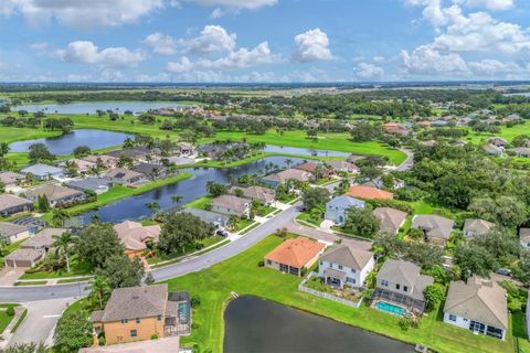 A home in PALMETTO