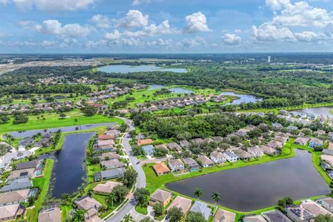 A home in PALMETTO