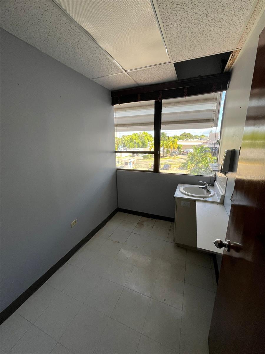 161 AV. LAS AMÉRICAS
