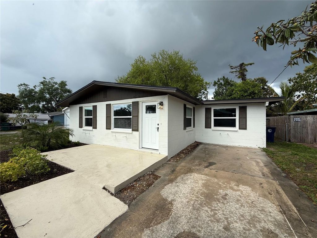 Photo of 608 12th Street W, Palmetto, FL 34221 (MLS # A4686903)