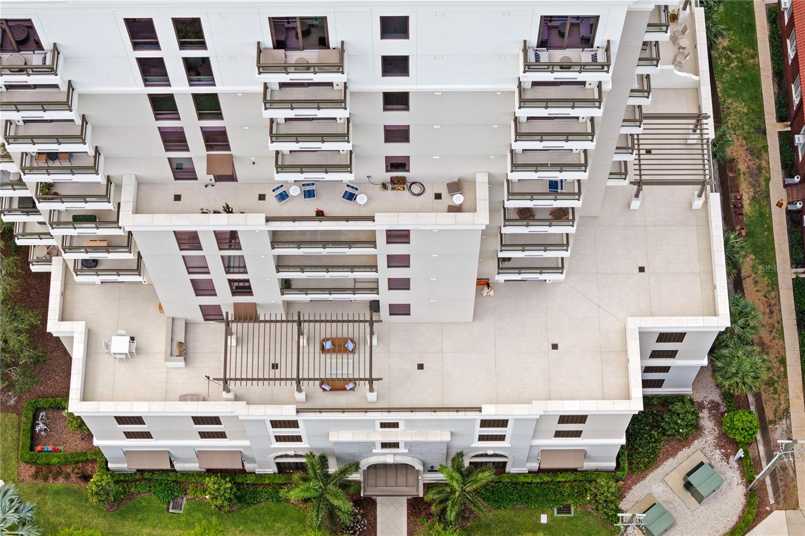 HYDE PARK HOUSE CONDO - Residential