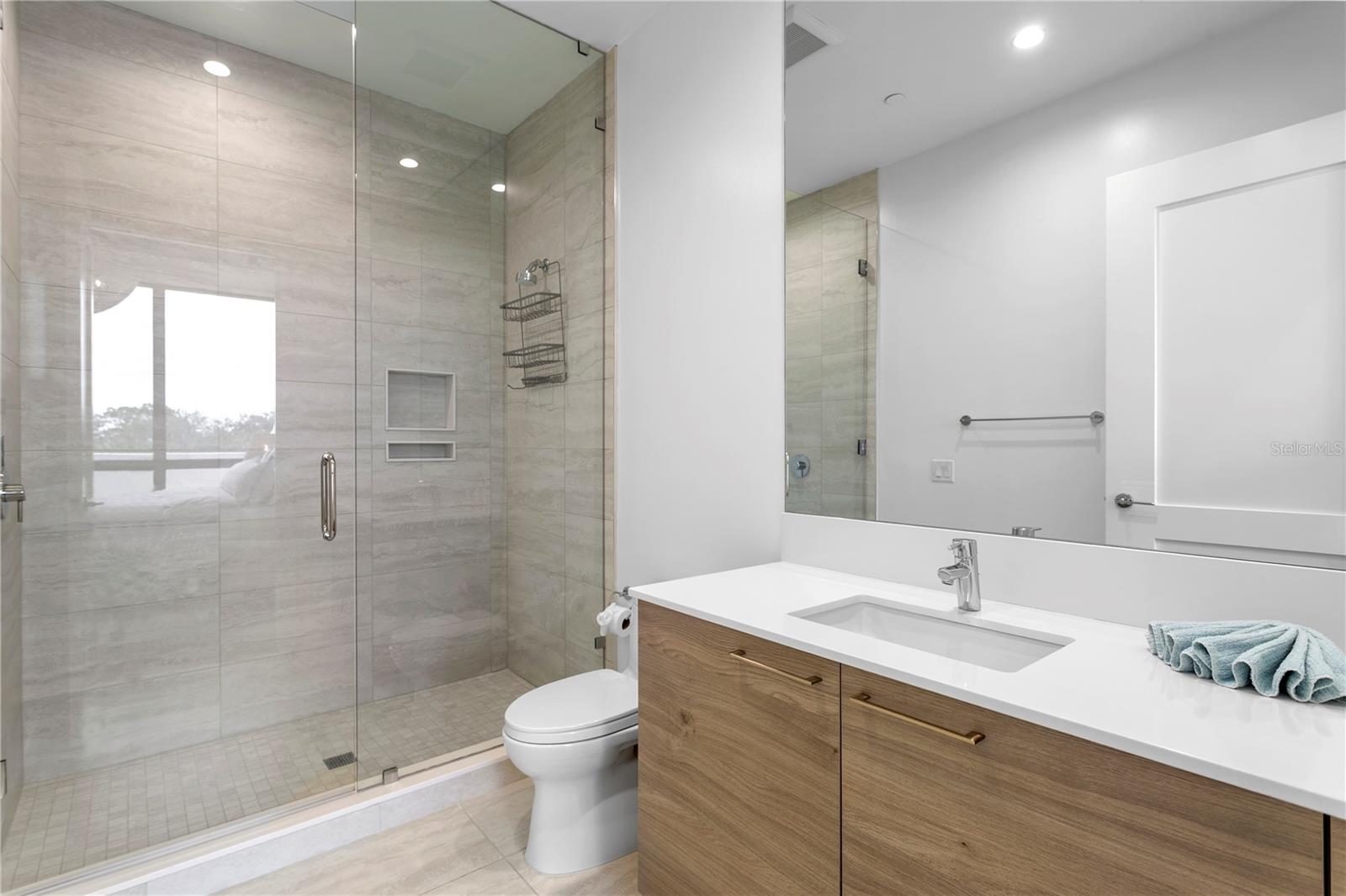 HYDE PARK HOUSE CONDO - Residential