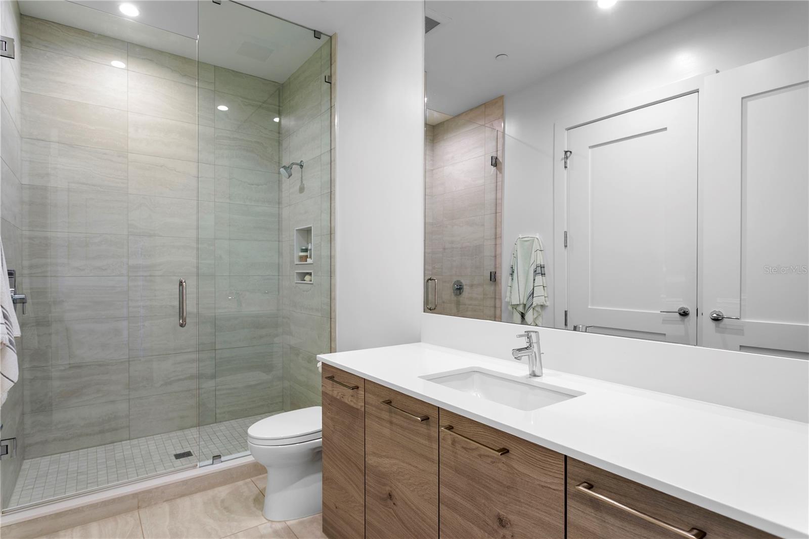 HYDE PARK HOUSE CONDO - Residential