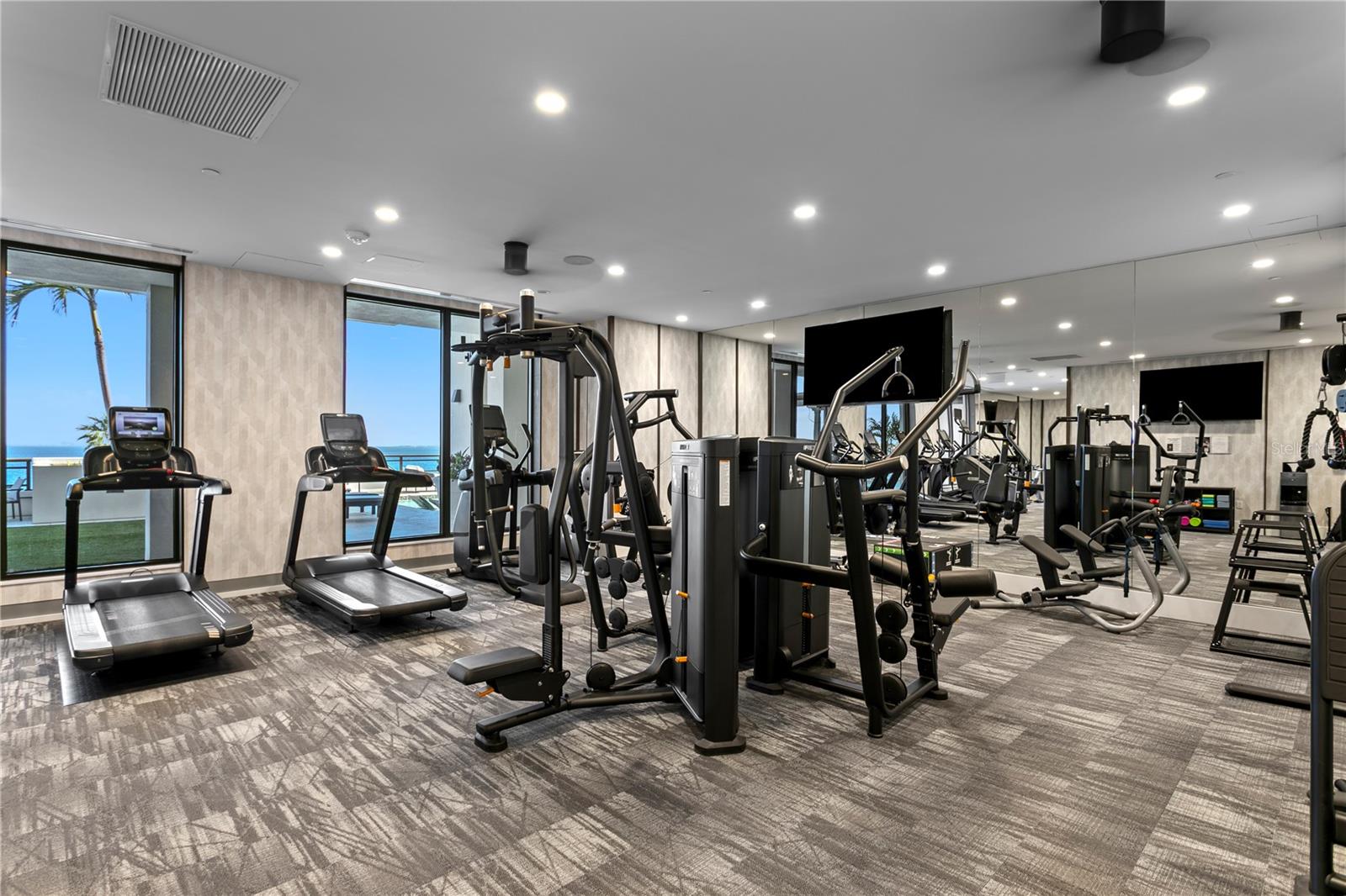 HYDE PARK HOUSE CONDO - Residential