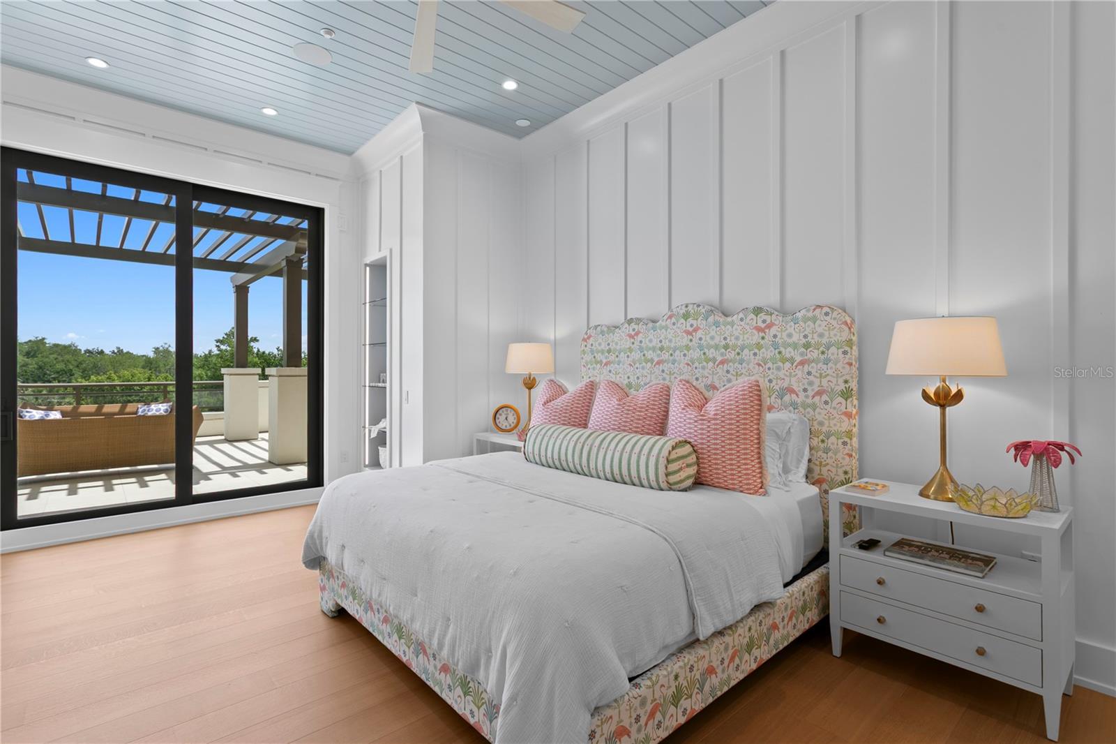 HYDE PARK HOUSE CONDO - Residential