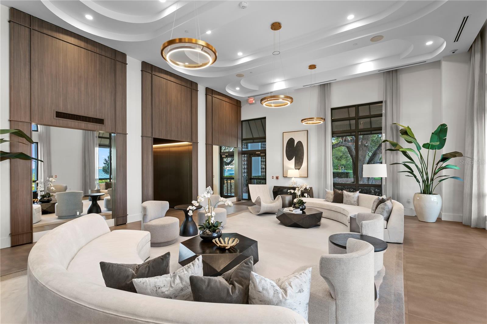 HYDE PARK HOUSE CONDO - Residential