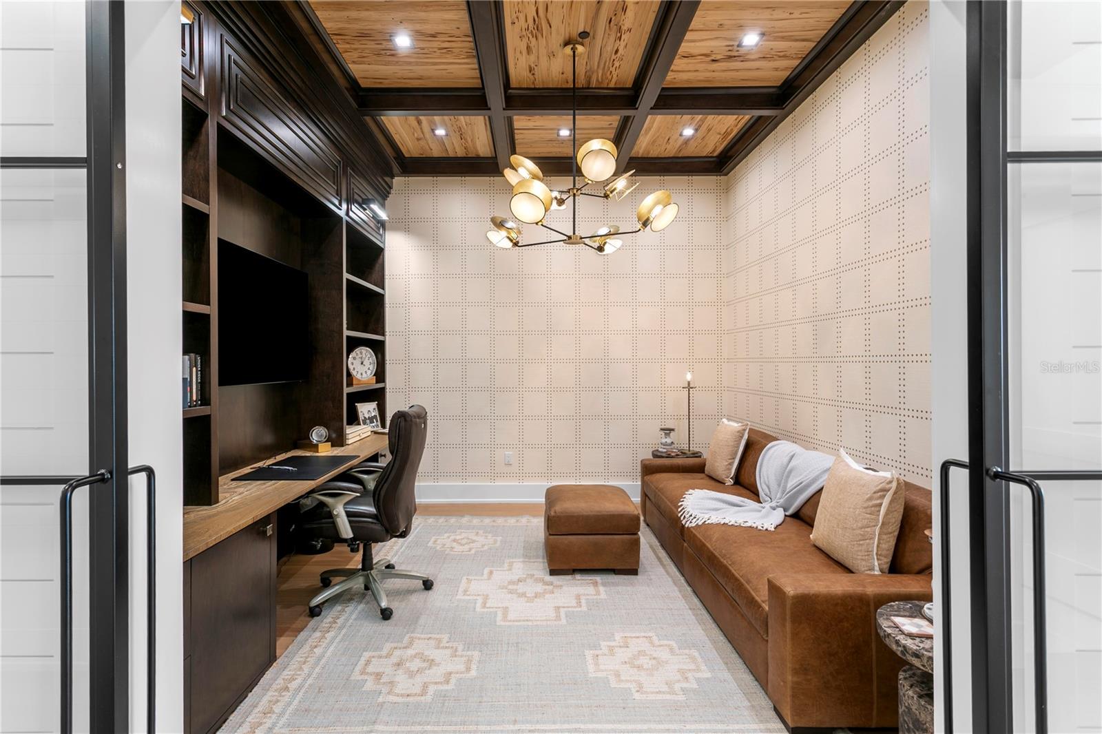 HYDE PARK HOUSE CONDO - Residential