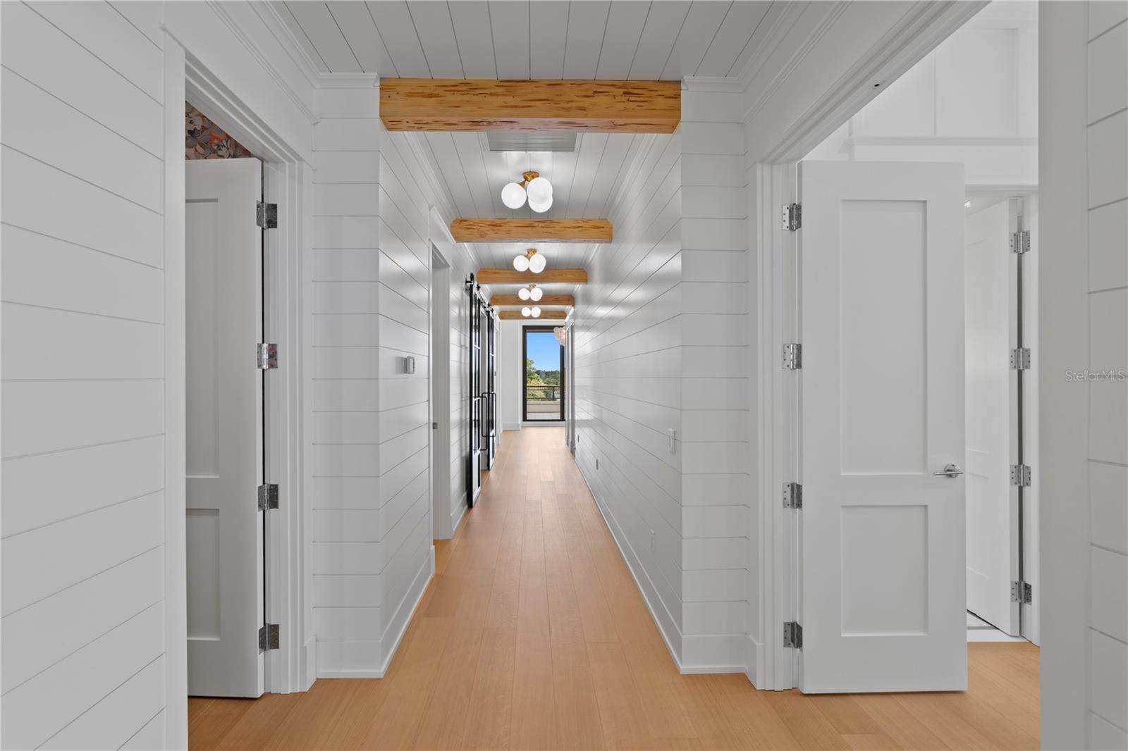 HYDE PARK HOUSE CONDO - Residential