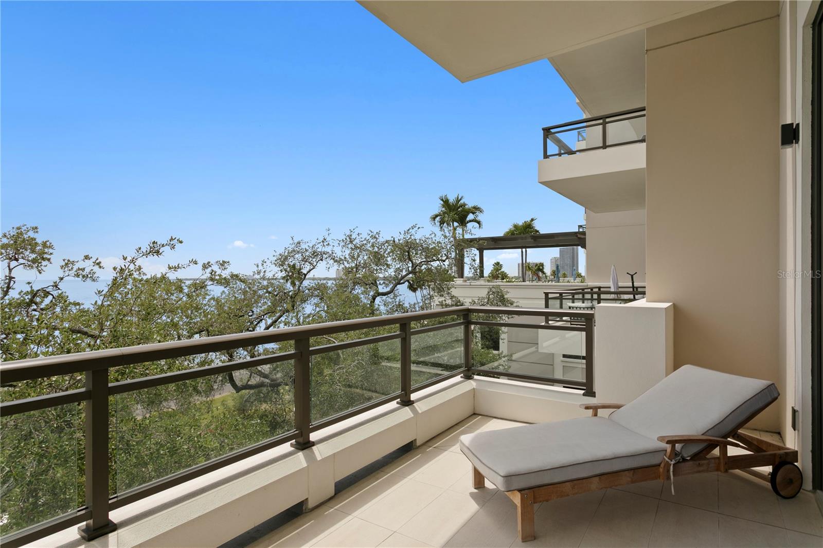 HYDE PARK HOUSE CONDO - Residential