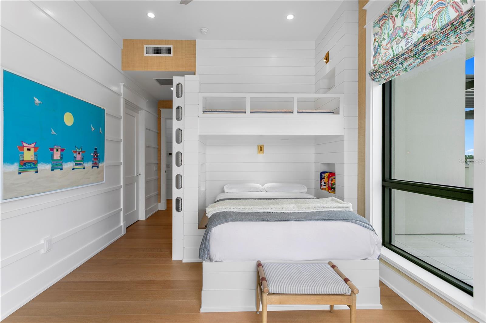 HYDE PARK HOUSE CONDO - Residential