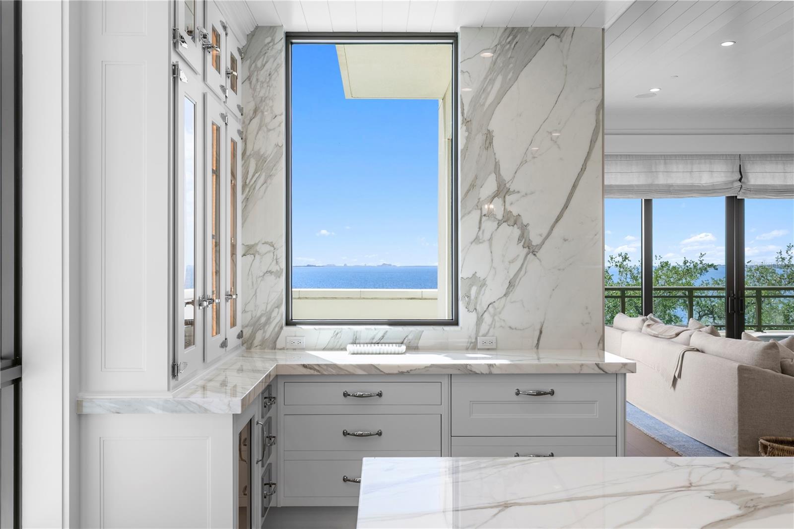 HYDE PARK HOUSE CONDO - Residential
