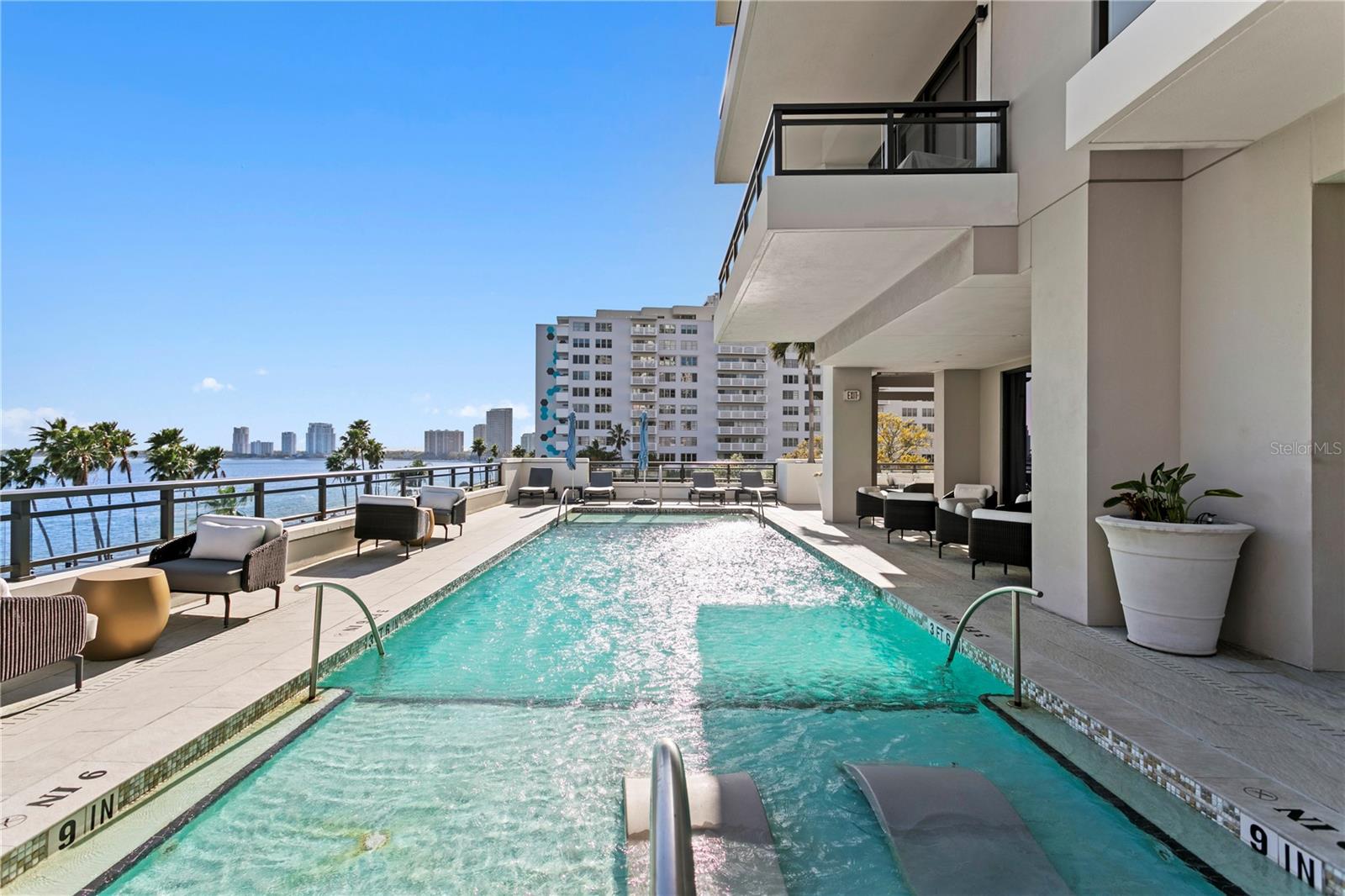 HYDE PARK HOUSE CONDO - Residential