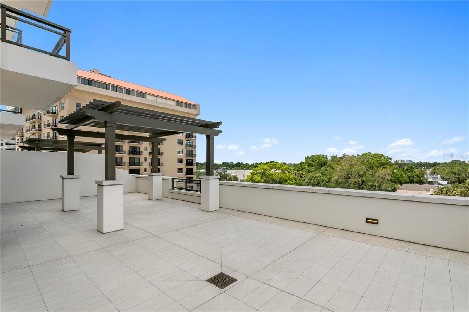 HYDE PARK HOUSE CONDO - Residential
