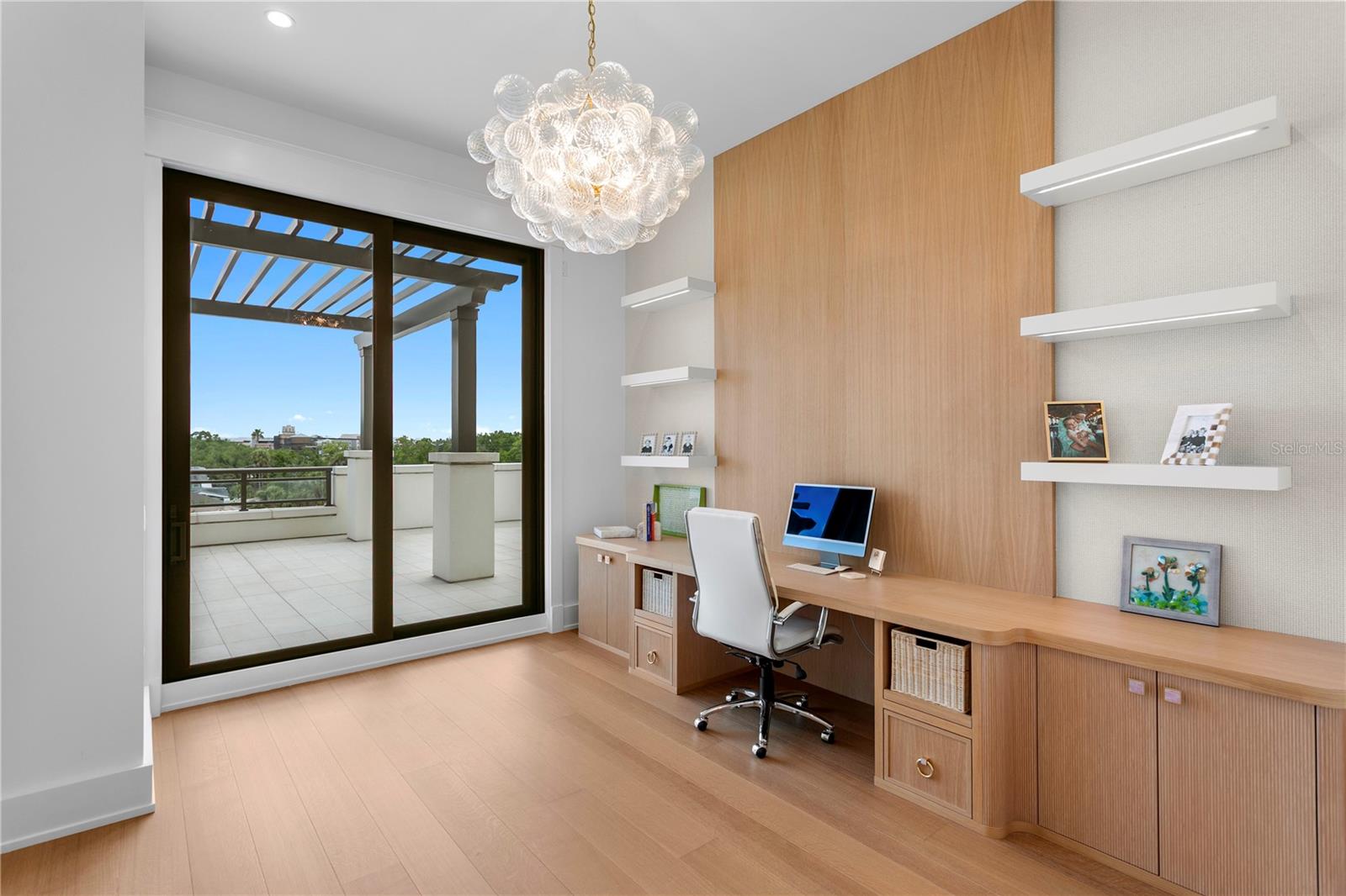 HYDE PARK HOUSE CONDO - Residential