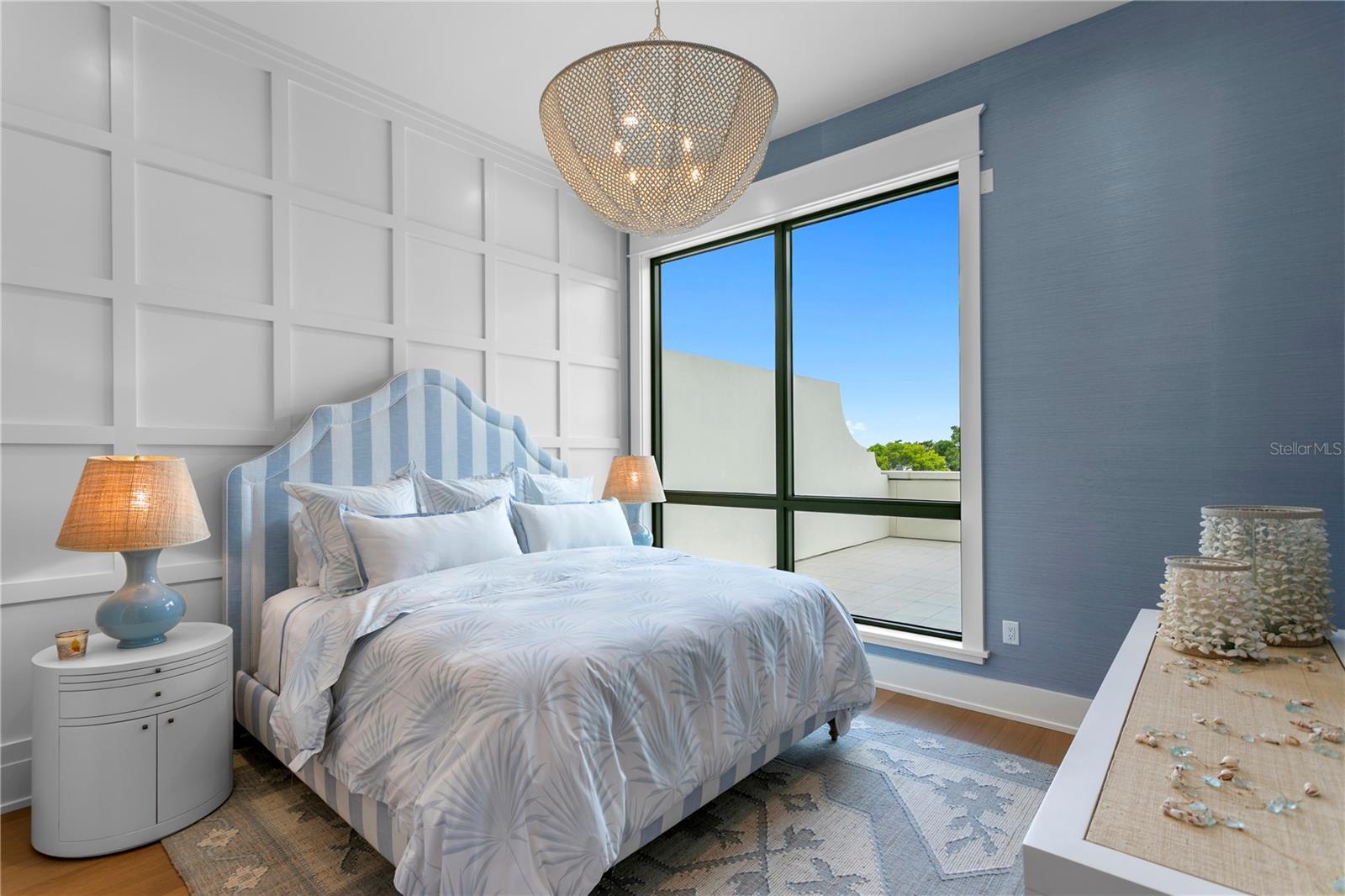 HYDE PARK HOUSE CONDO - Residential