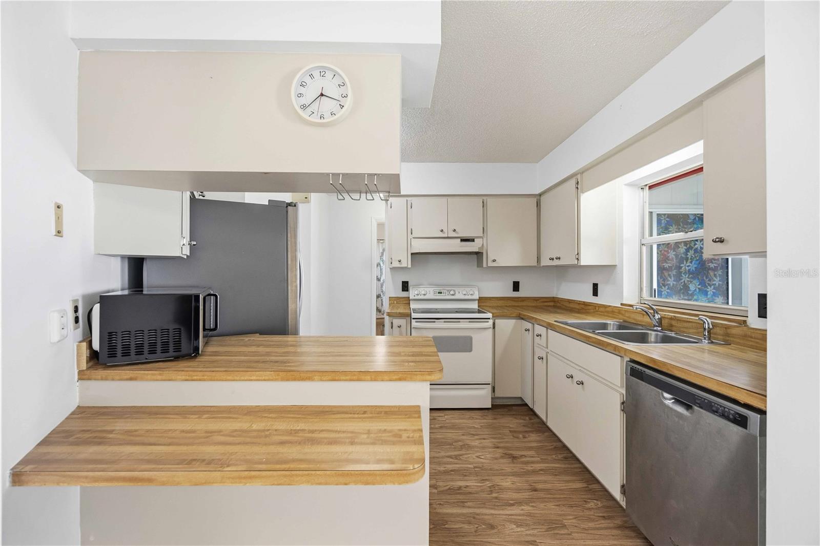 CIRCLE WOODS OF VENICE 1 - Residential