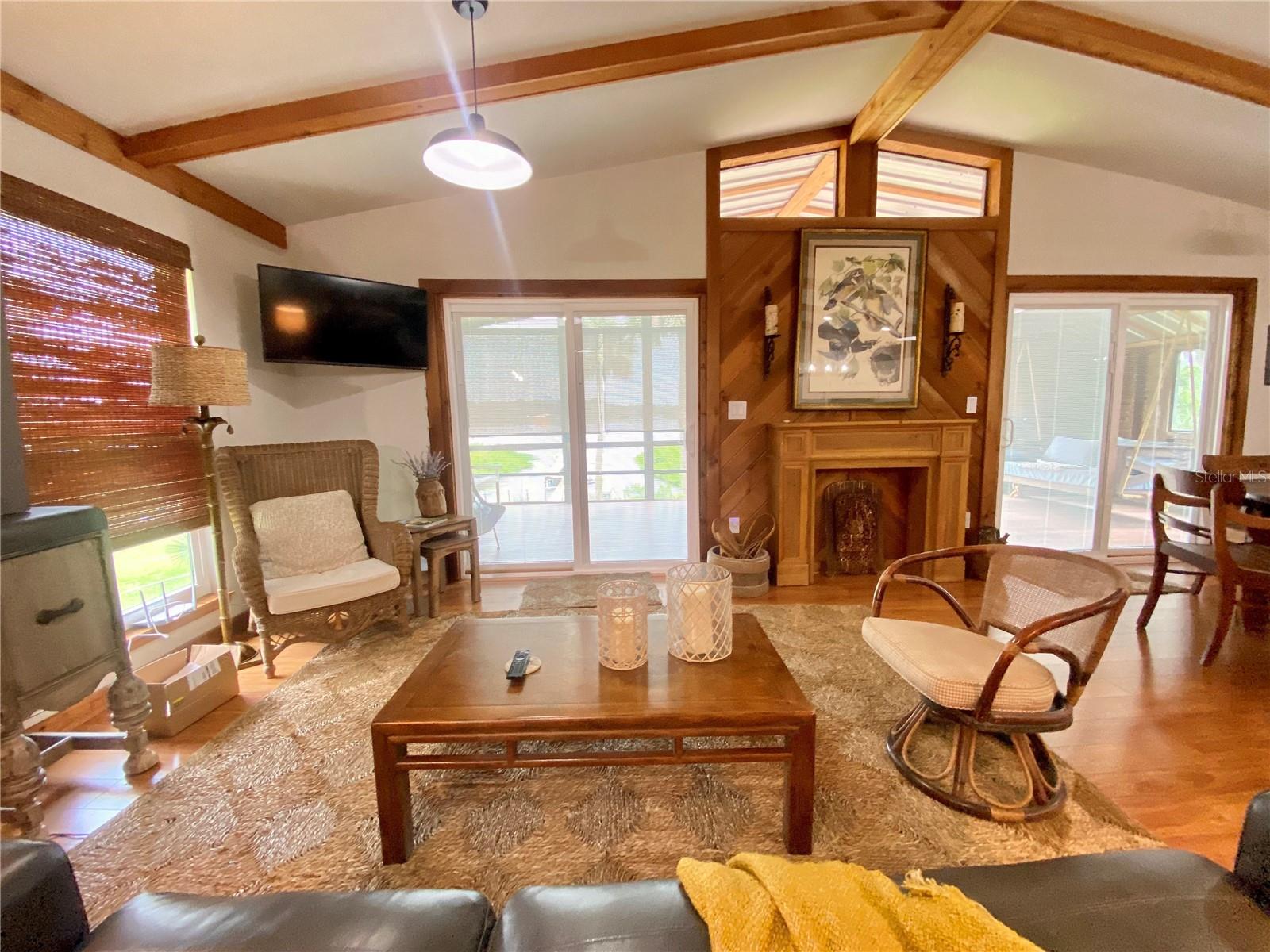 FOUR LAKES COMMUNITY - Residential