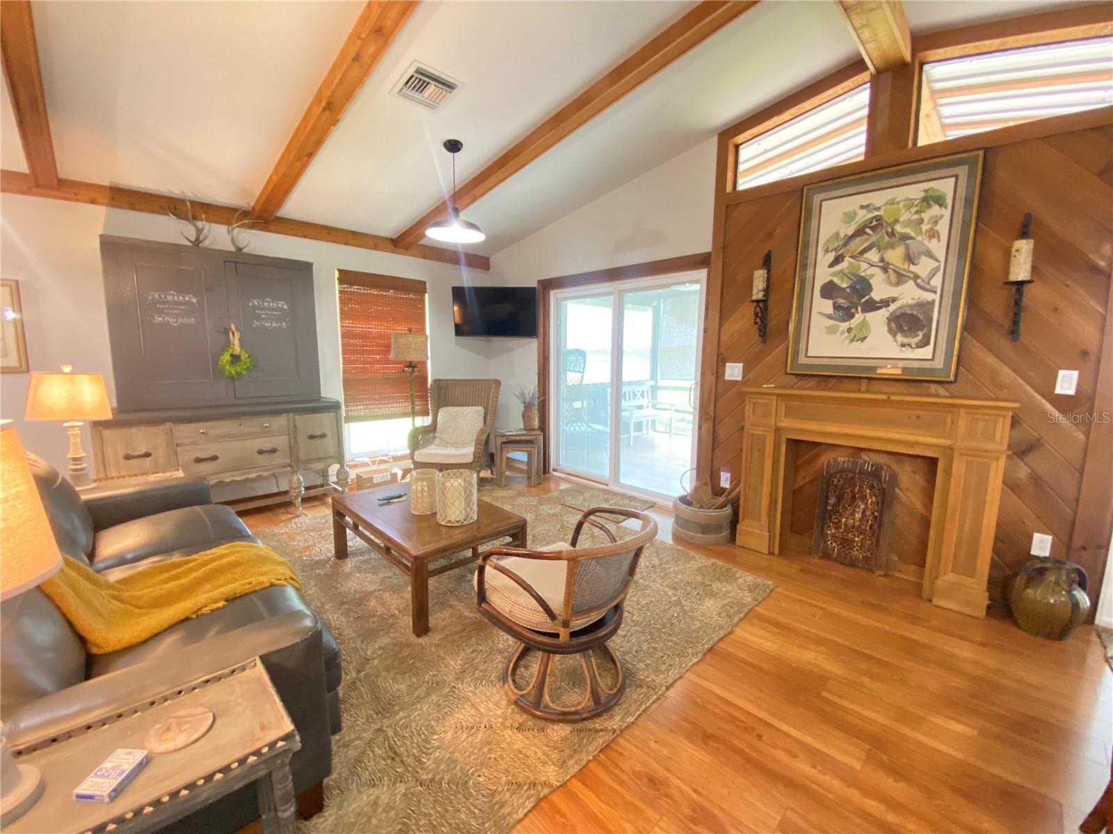 FOUR LAKES COMMUNITY - Residential