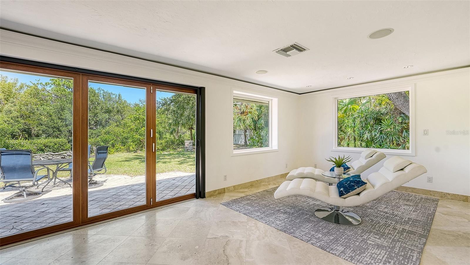 SANDERLING CLUB - Residential