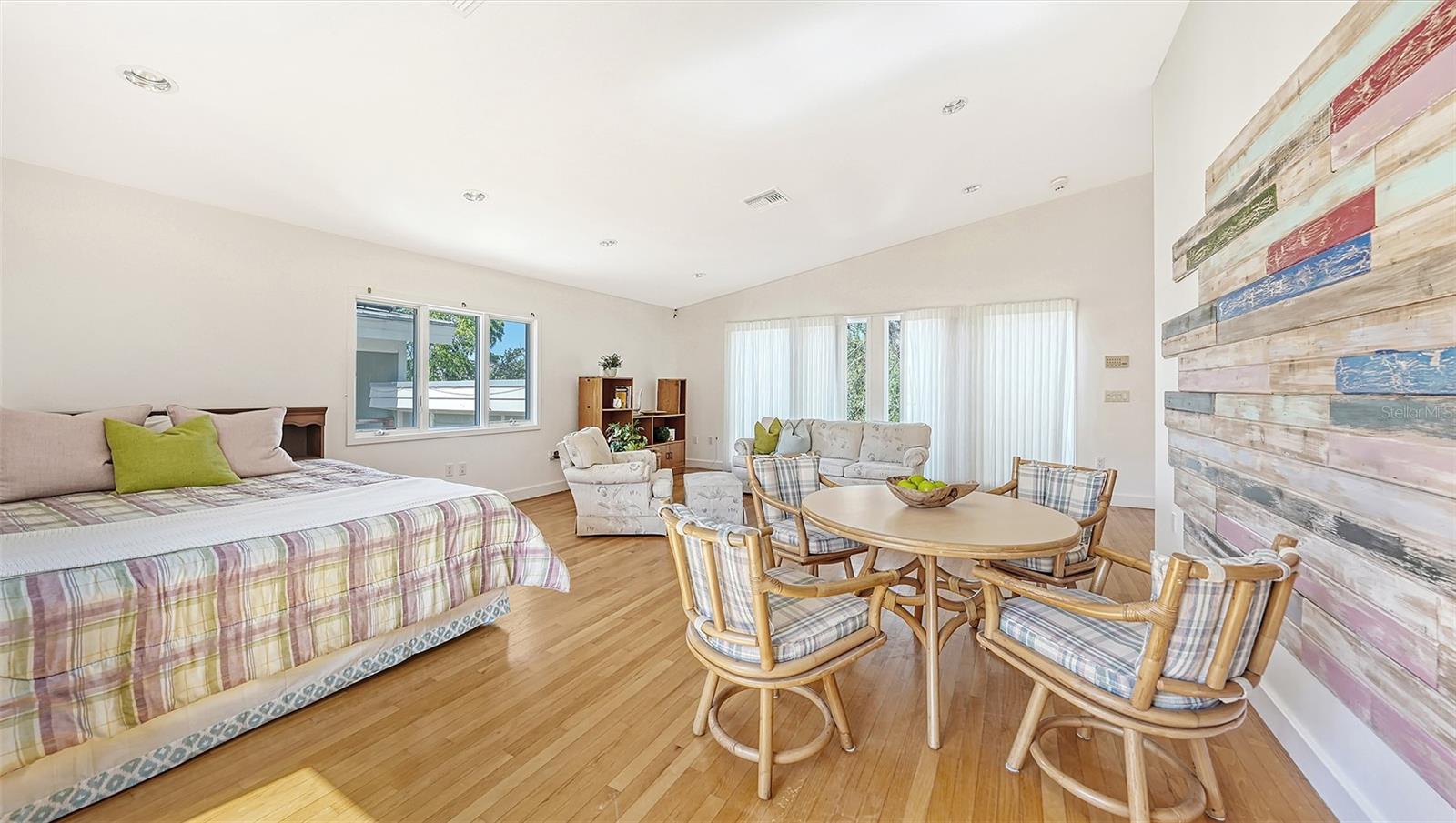 SANDERLING CLUB - Residential