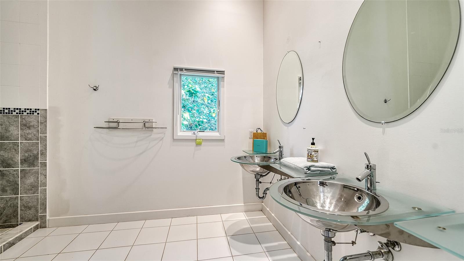 SANDERLING CLUB - Residential